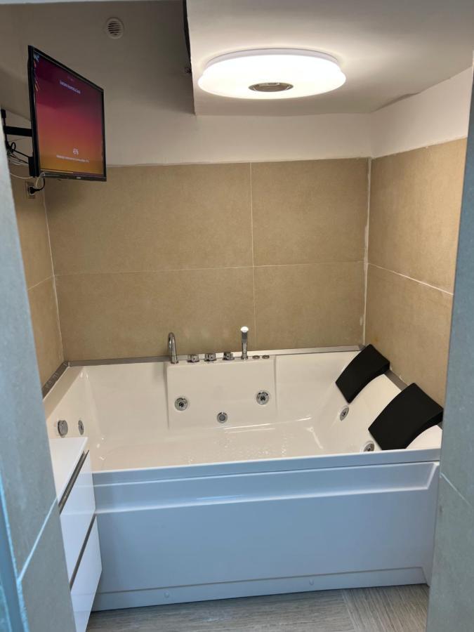 Petite Suite Неаполь Экстерьер фото